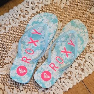 Roxy RG Pebbles VII Beach Flip Flop Sandals.